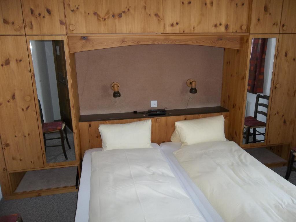 Hotel Old-Jnn Saas im Prattigau Room photo