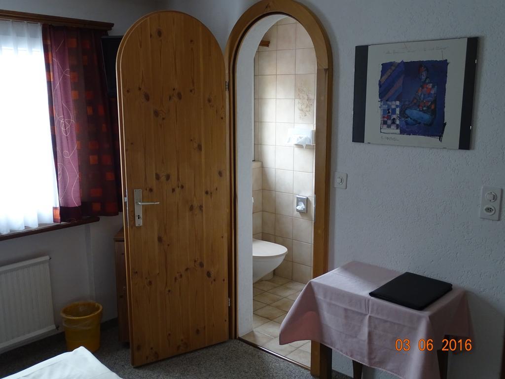 Hotel Old-Jnn Saas im Prattigau Room photo